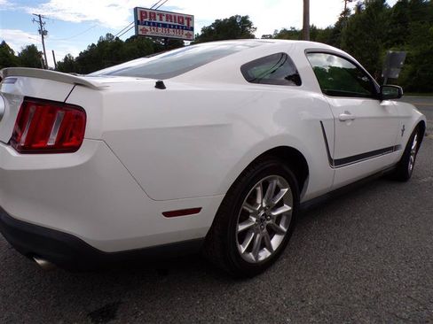 Used 2010 Ford Mustang Coupe RWD image 10