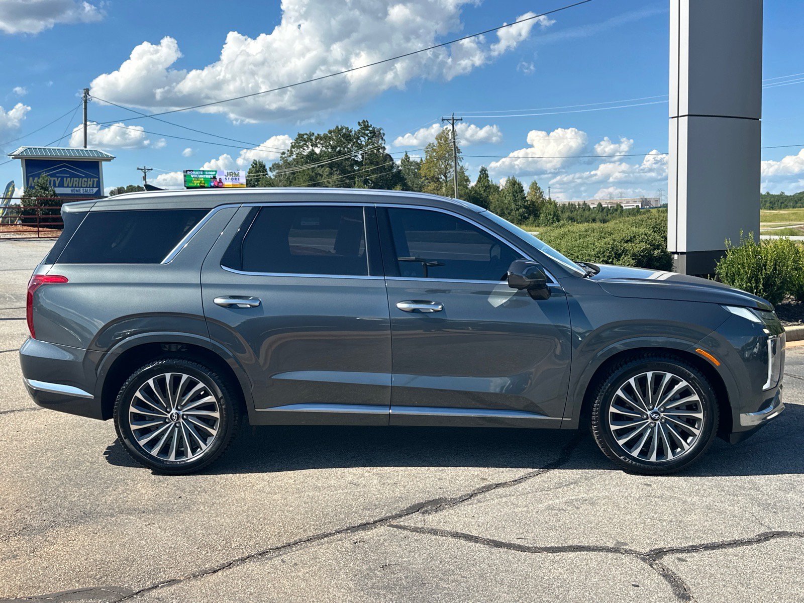 Used 2023 Hyundai Palisade Calligraphy AWD/4WD image 2