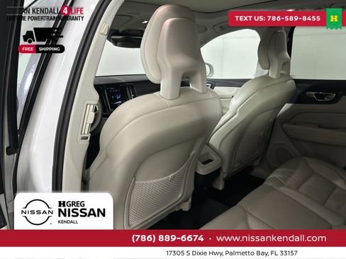 Used 2018 Volvo XC60 T5 Momentum w/ Convenience Package image 28