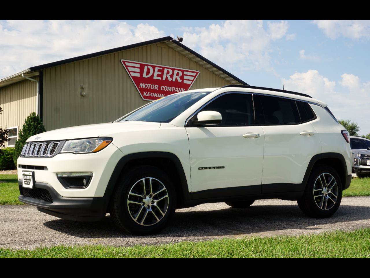 Used 2020 Jeep Compass Latitude FWD image 1