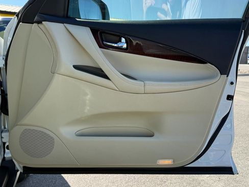 Used 2016 INFINITI QX50 2WD w/ Premium Plus Package image 22