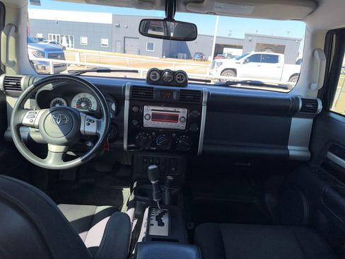 Used 2014 Toyota FJ Cruiser 4WD w/ Upgrade Package image 13