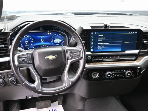 Used 2023 Chevrolet Silverado 1500 LT image 30