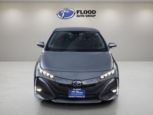 Used 2021 Toyota Prius Prime Limited image 2