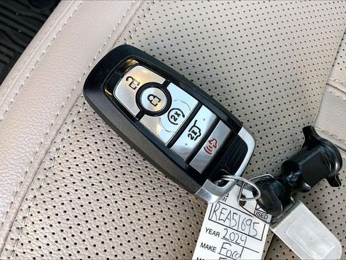 Certified 2024 Ford Expedition Limited image 15