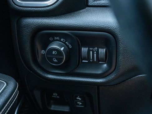 Used 2023 RAM 1500 Laramie AWD/4WD image 26