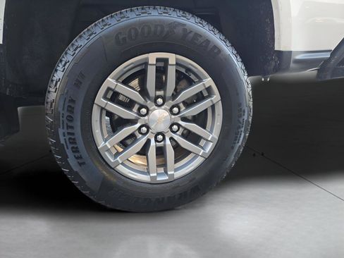 Used 2023 Chevrolet Colorado LT AWD/4WD image 14