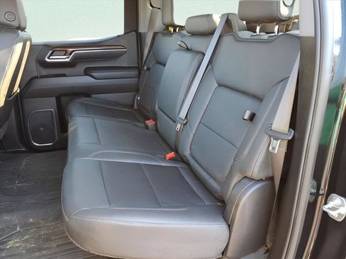 Used 2025 GMC Sierra 1500 Elevation w/ Elevation Premium Package AWD/4WD image 16