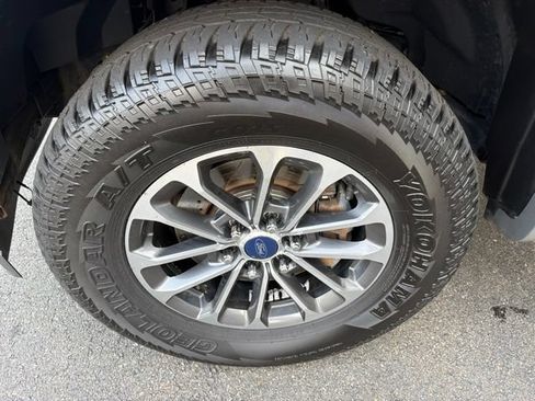 Used 2018 Ford F150 XLT w/ Equipment Group 302A Luxury AWD/4WD image 9