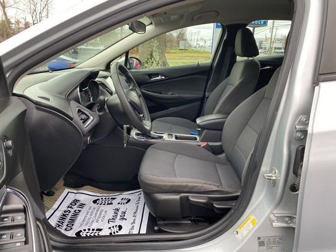 Used 2018 Chevrolet Cruze LS image 13