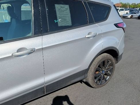 Used 2018 Ford Escape SE w/ SE Sport Appearance Package AWD/4WD image 18
