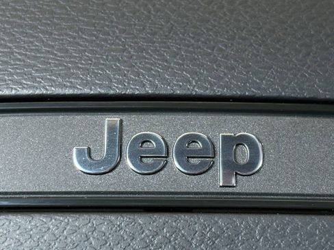 New 2026 Jeep Cherokee Limited image 9