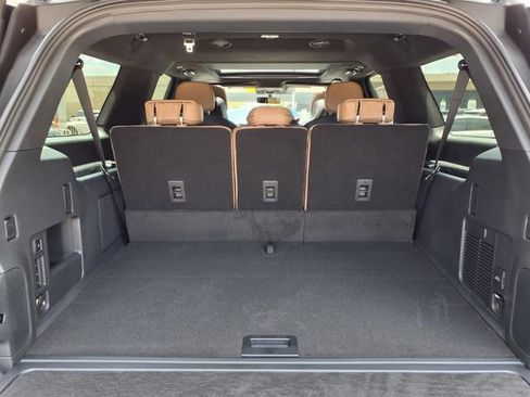 New 2026 Lincoln Navigator L Black Label AWD/4WD image 9