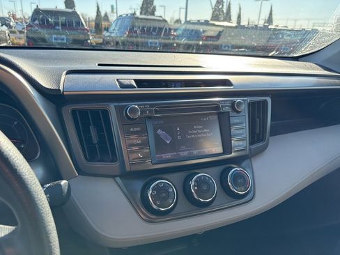 Used 2014 Toyota RAV4 LE image 3