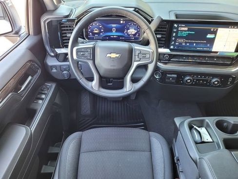 Used 2025 Chevrolet Silverado 1500 LT AWD/4WD image 16