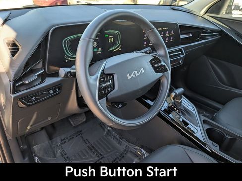 Certified 2023 Kia Niro EX image 8
