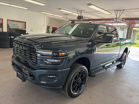 Used 2025 RAM 2500 Big Horn AWD/4WD image 3