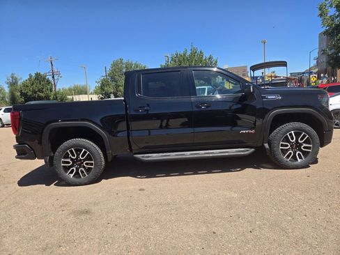 Used 2024 GMC Sierra 1500 AT4 w/ AT4 Premium Package AWD/4WD image 12