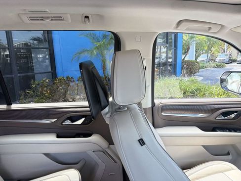 Used 2024 GMC Yukon XL Denali w/ Denali Reserve Package AWD/4WD image 16