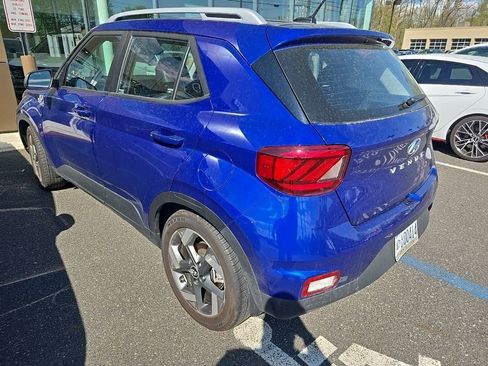 Certified 2023 Hyundai Venue Limited FWD image 7