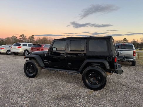 Used 2017 Jeep Wrangler Unlimited Sport AWD/4WD image 10