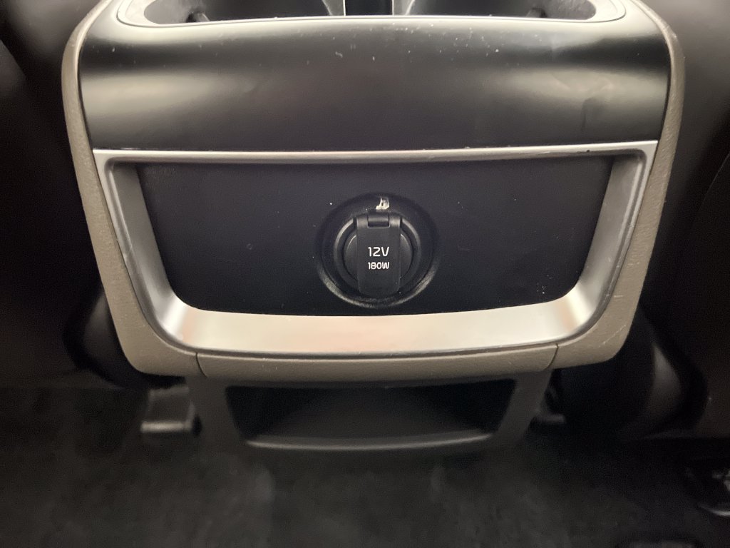 Used 2025 Kia Carnival FWD image 45