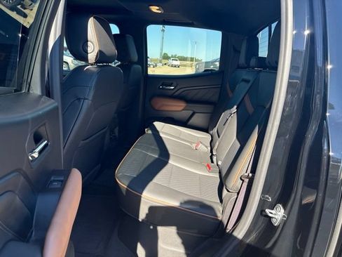 Used 2023 GMC Canyon AT4 w/ AT4 Premium Package AWD/4WD image 14
