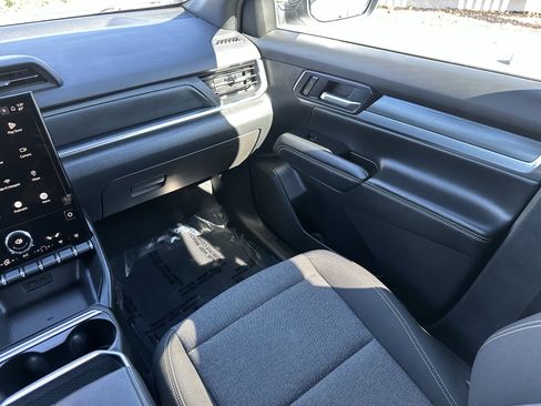 Used 2025 GMC Terrain Elevation image 16