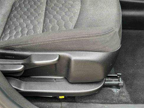 Used 2019 Chevrolet Equinox LT image 24