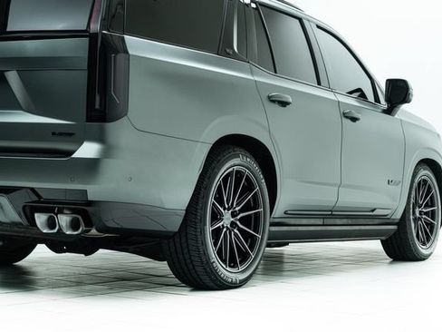 Used 2023 Cadillac Escalade V AWD/4WD image 13