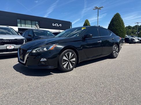 Used 2019 Nissan Altima 2.5 SL AWD/4WD image 2
