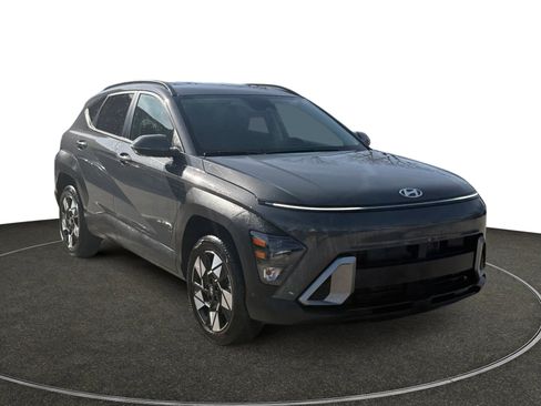 Certified 2025 Hyundai Kona SEL image 9