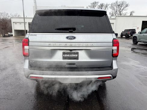 Used 2023 Ford Expedition XLT image 5