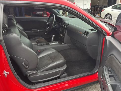 Used 2009 Dodge Challenger SRT8 image 24