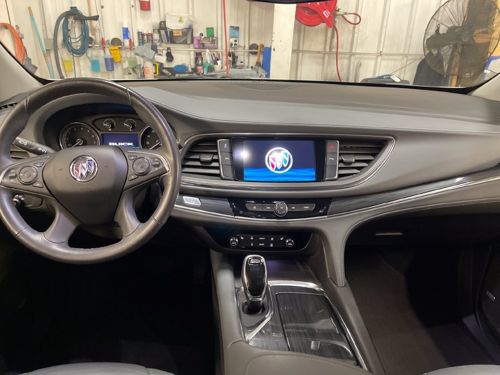 Used 2021 Buick Enclave Essence w/ Sound and Sites Package AWD/4WD image 17