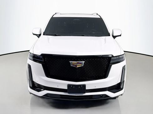 Used 2022 Cadillac Escalade Sport Platinum w/ Heavy-Duty Trailer Package AWD/4WD image 2