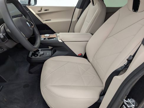 New 2026 BMW iX xDrive45 w/ Executive Package image 5