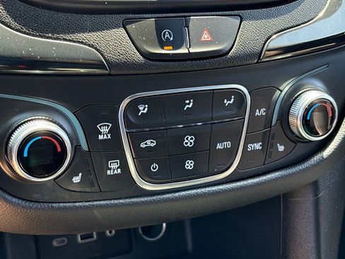 Certified 2023 Chevrolet Equinox RS AWD/4WD image 16