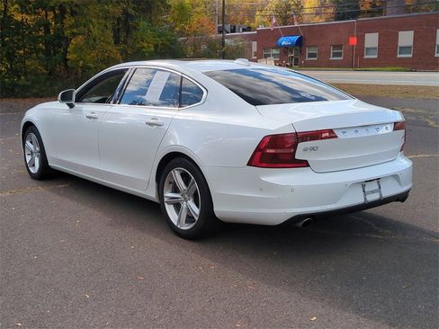 Used 2018 Volvo S90 T5 Momentum w/ Convenience Package image 6
