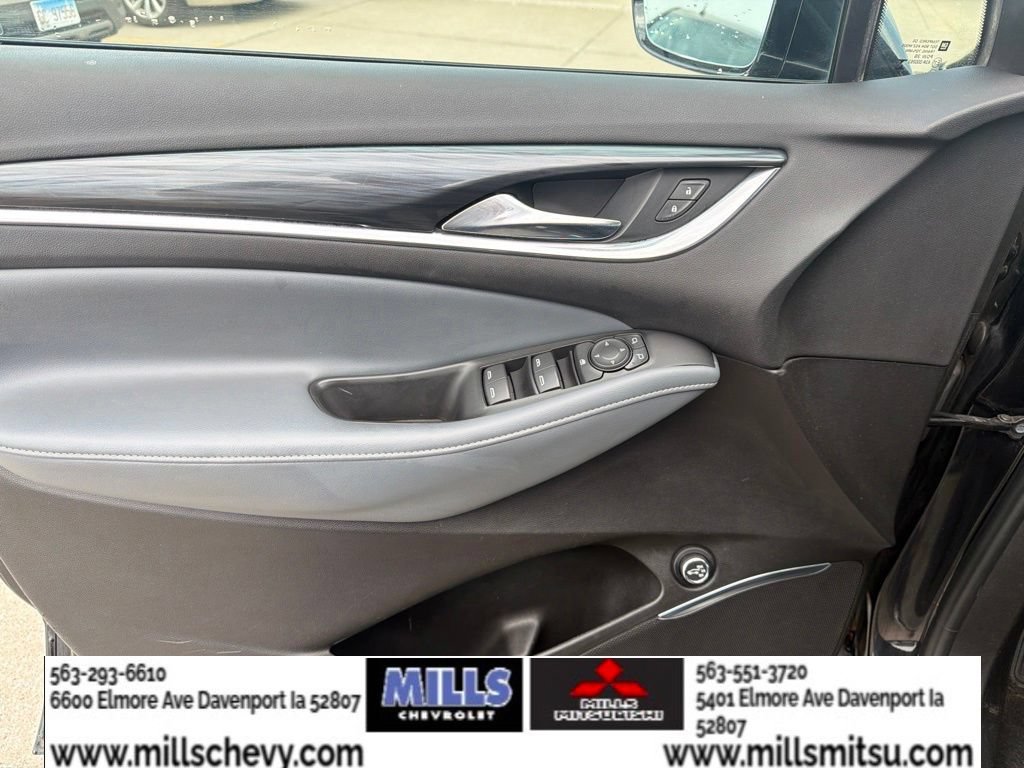 Used 2019 Buick Enclave Essence AWD/4WD image 12