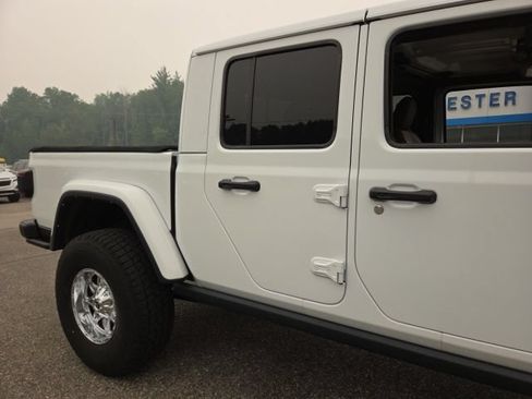 Used 2022 Jeep Gladiator Rubicon w/ LED Lighting Group AWD/4WD image 33