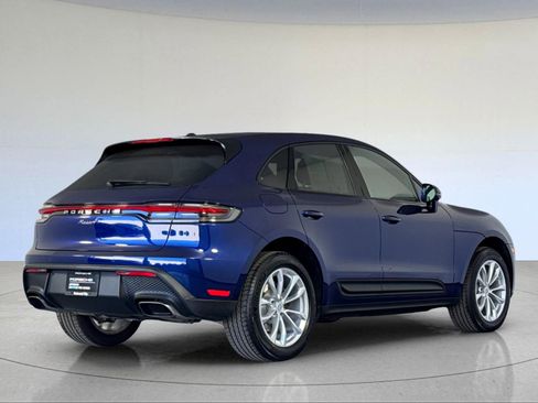 Certified 2025 Porsche Macan image 6