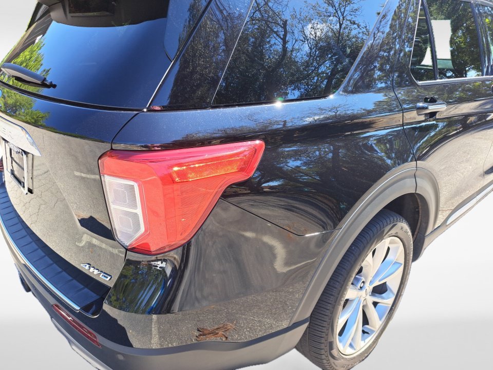Used 2023 Ford Explorer Platinum w/ Technology Package AWD/4WD image 21