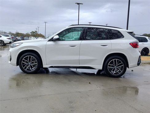 Used 2025 BMW X1 xDrive28i image 3