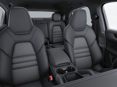 New 2026 Porsche Cayenne GTS image 5