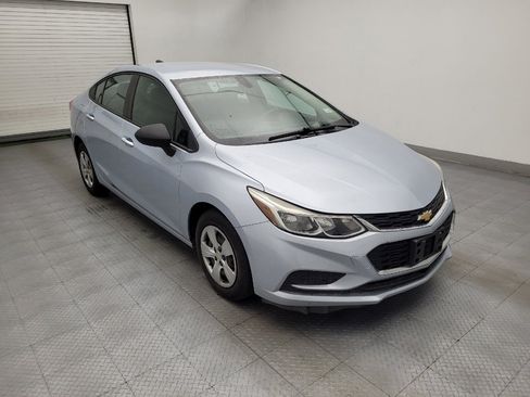 Used 2018 Chevrolet Cruze LS FWD image 13