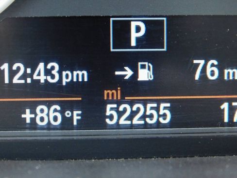 Used 2015 BMW 228i xDrive Convertible AWD/4WD image 9