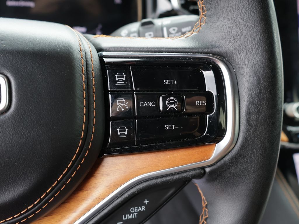 Used 2024 Jeep Grand Wagoneer L Series III AWD/4WD image 35