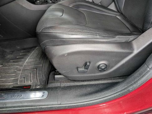 Used 2020 Jeep Cherokee Limited image 36