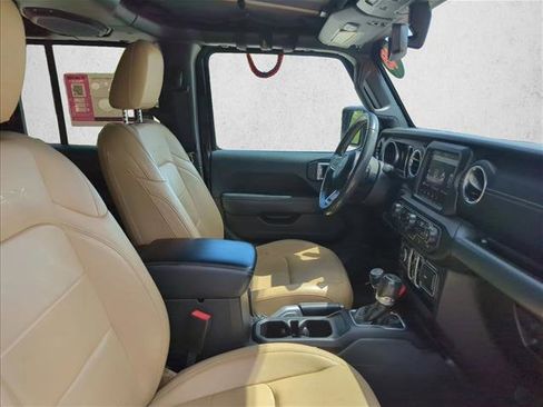 Used 2018 Jeep Wrangler Unlimited Sahara AWD/4WD image 25